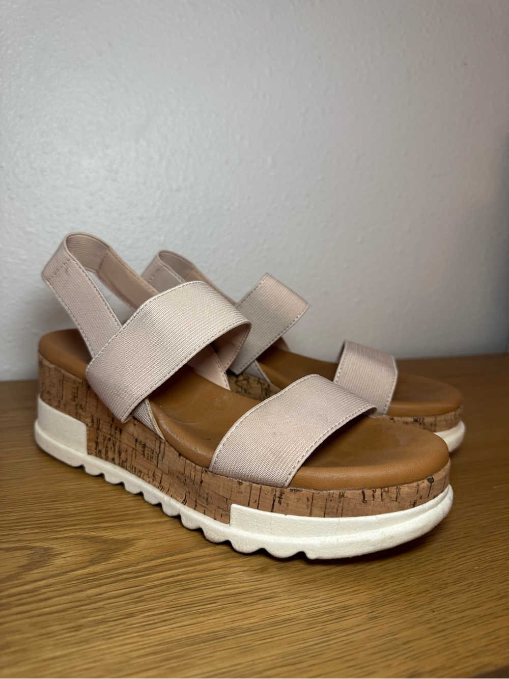 Women’s Madden Girl Beige Platform Sandals Strappy Comfort 7.5